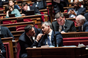 Le sénateur Xavier Iacovelli et le ministre de l’intérieur, Gérald Darmanin, au Sénat, le 6 novembre 2023.